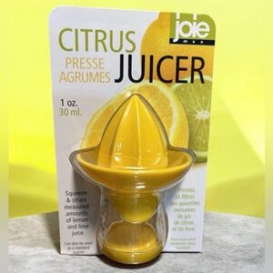 NWT JOIE Citrus Juicer 1 oz Lemon Lime Juicer Measuring Cup